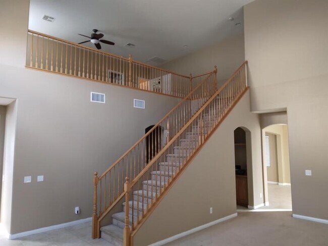 Building Photo - 6245 Green Heron St