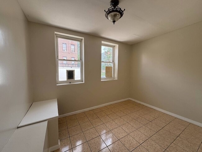 Building Photo - 1451 Rosedale Ave