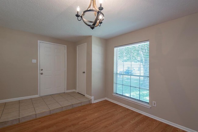 Foto del edificio - 22410 Smokey Hill Dr