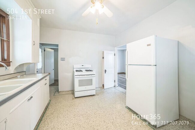 Building Photo - Precious 3 bed 1 bath Home