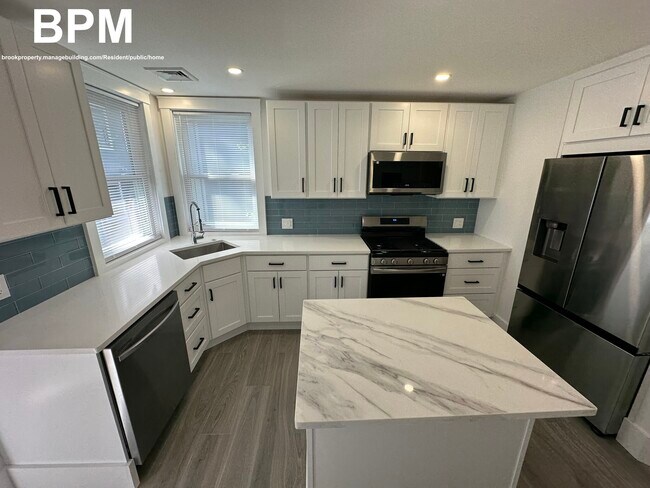 Foto del edificio - 452 Centre St