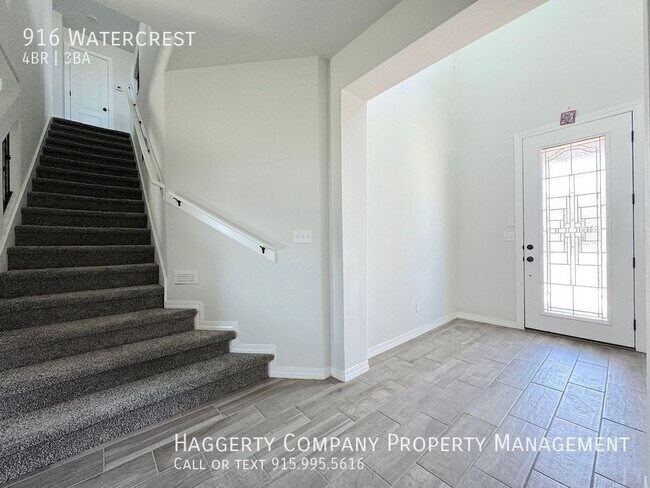Building Photo - 916 Watercrest-