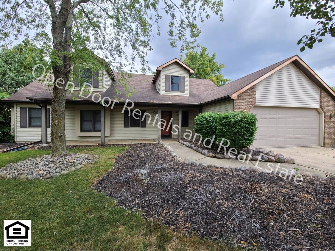 Primary Photo - 4 bedroom home now available!