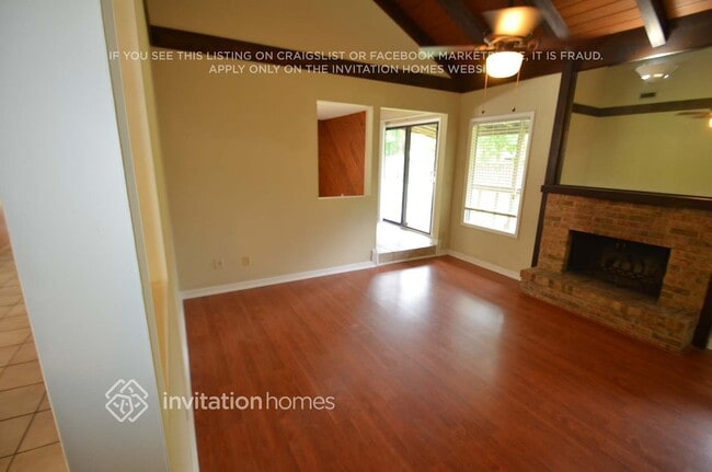 Building Photo - 985 Orangewood Rd