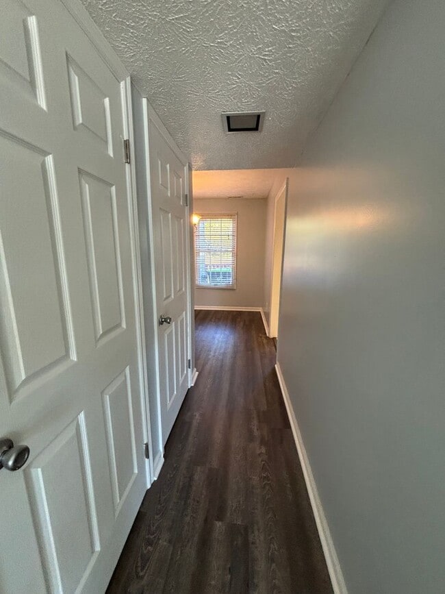 Foto del edificio - 119 Sterling Ct