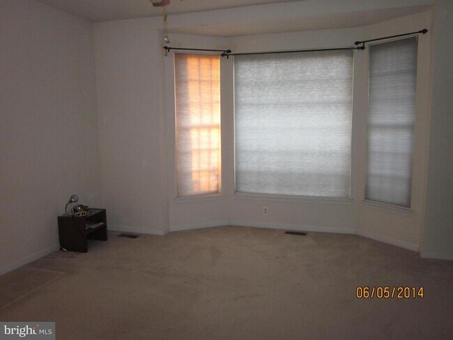 Foto del edificio - 42481 Regal Wood Dr