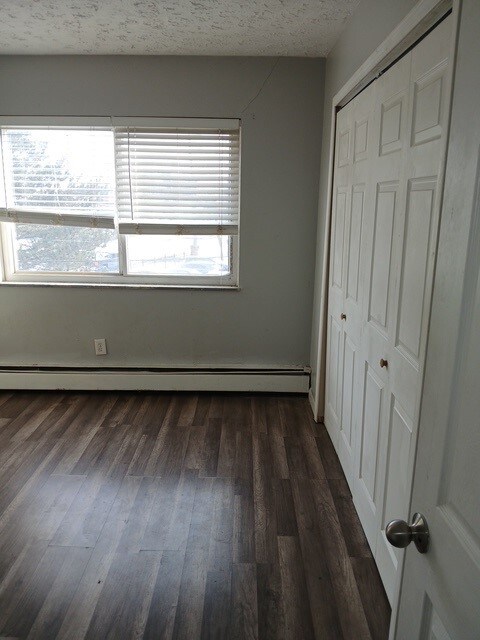 Foto del edificio - 7919 Lake Ave