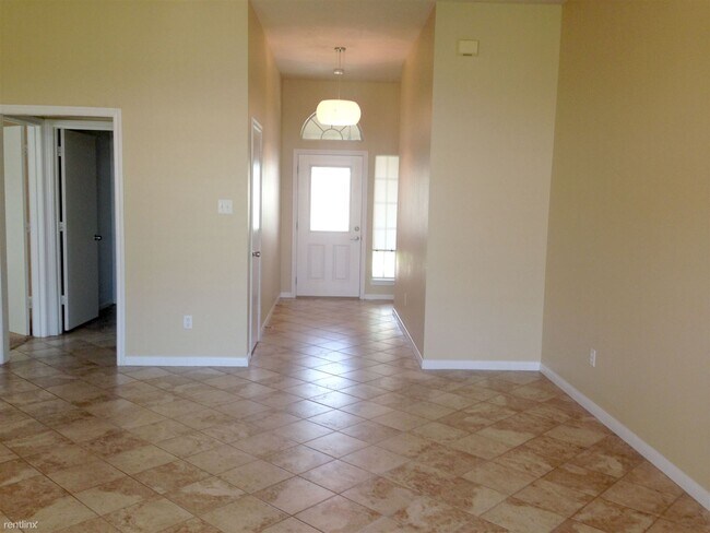 Building Photo - 3 br, 2 bath House - 1001 Orchid St
