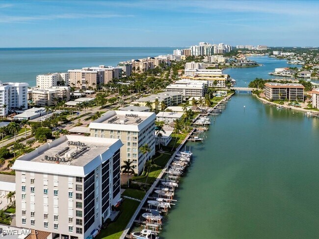 Foto del edificio - 2750 Gulf Shore Blvd N