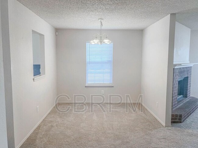 Building Photo - 6112 7th Dr