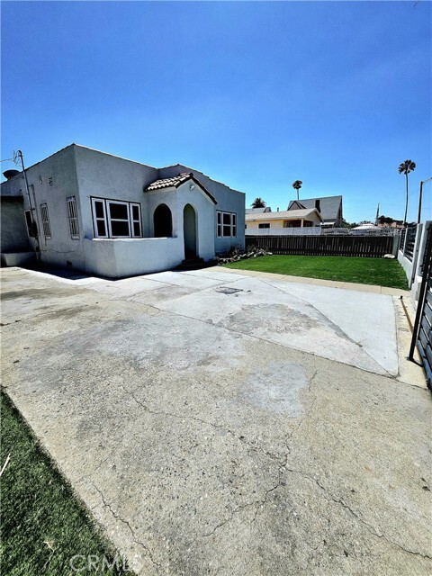 Building Photo - 1538 W 102nd St