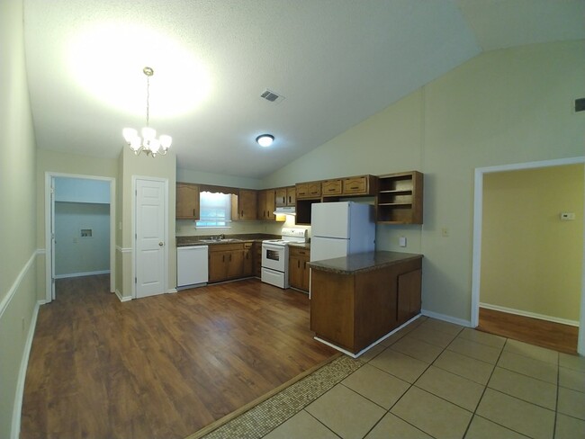 Building Photo - 106 Augusta Ct