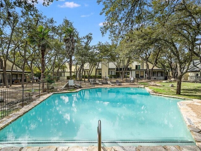 Building Photo - 30 Casa Verde St
