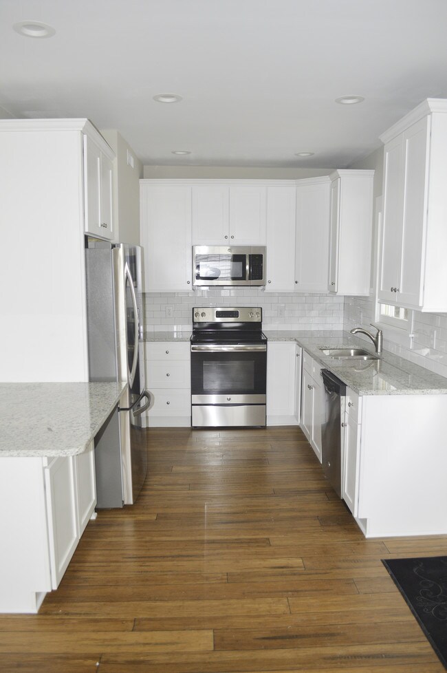 Building Photo - 56 Ashe St