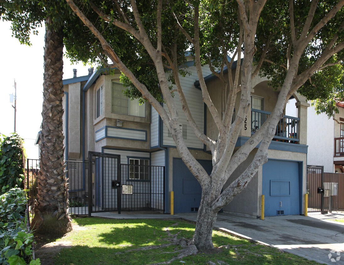 Building Photo - 4225 44th St