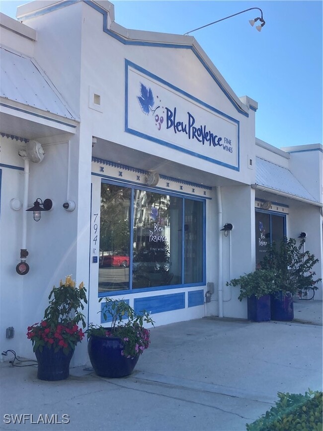 Building Photo - 1016 7th St S