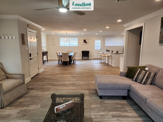 Foto del edificio - 5701 Franklin Ave