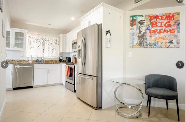 Foto del edificio - 716 NE 7th St