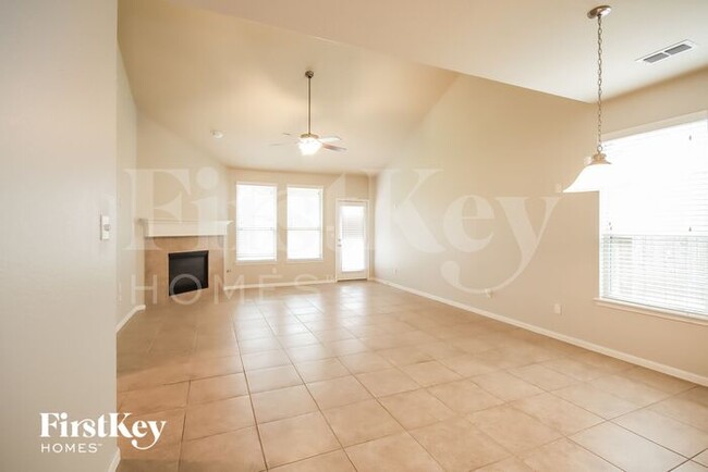 Foto del edificio - 7522 Simpson Springs Ln