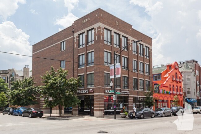 Building Photo - 1033 W Belmont Ave