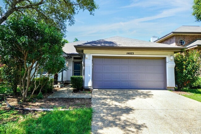 Building Photo - Beautiful Home in the desirable Shavano Ga...