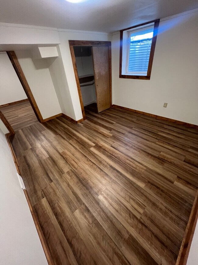 Foto del edificio - 20 W Melgaard Rd