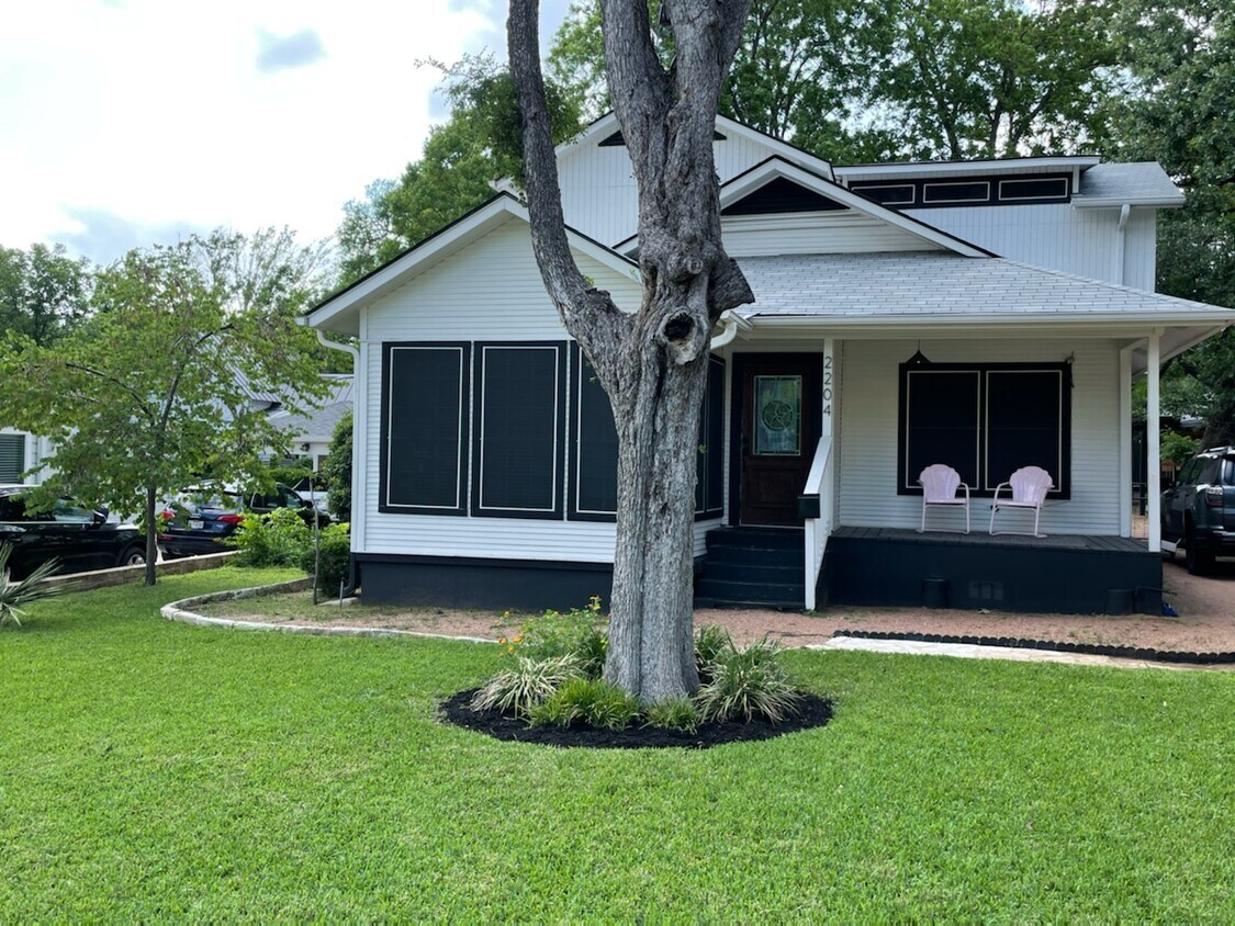 Foto principal - 2204 Forest Trail