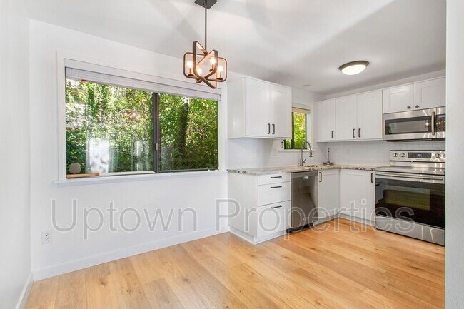 Building Photo - 332 Cervantes Cir
