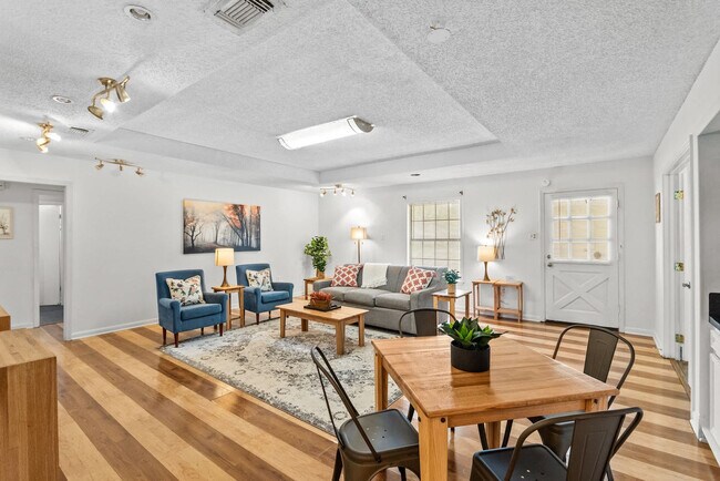 Foto del edificio - 12336 Perkins Rd