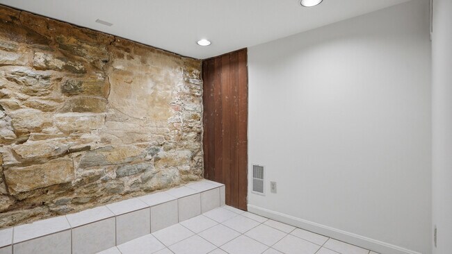 Foto del edificio - 6415 Howe St