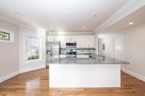 Building Photo - 274 Bowdoin St