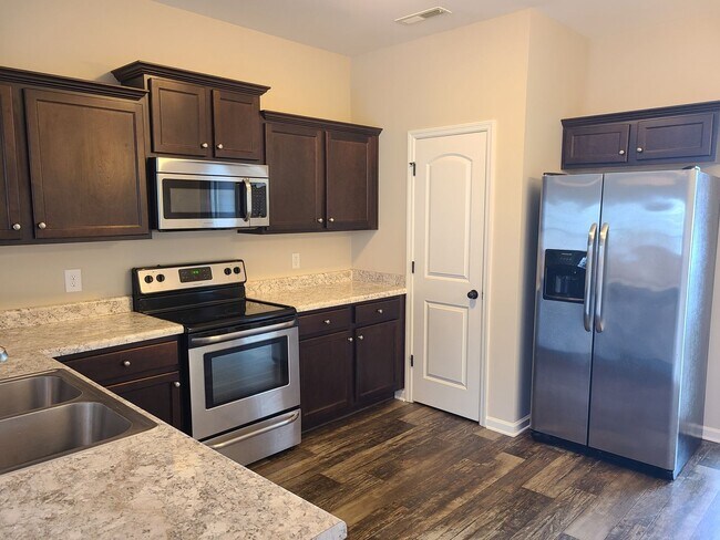 Foto del edificio - 2 Bedroom, 2.5 Bath Townhouse located in S...