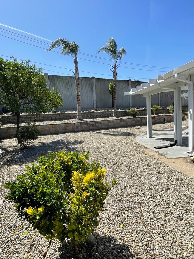 Foto del edificio - 1104 Hillcrest Ave