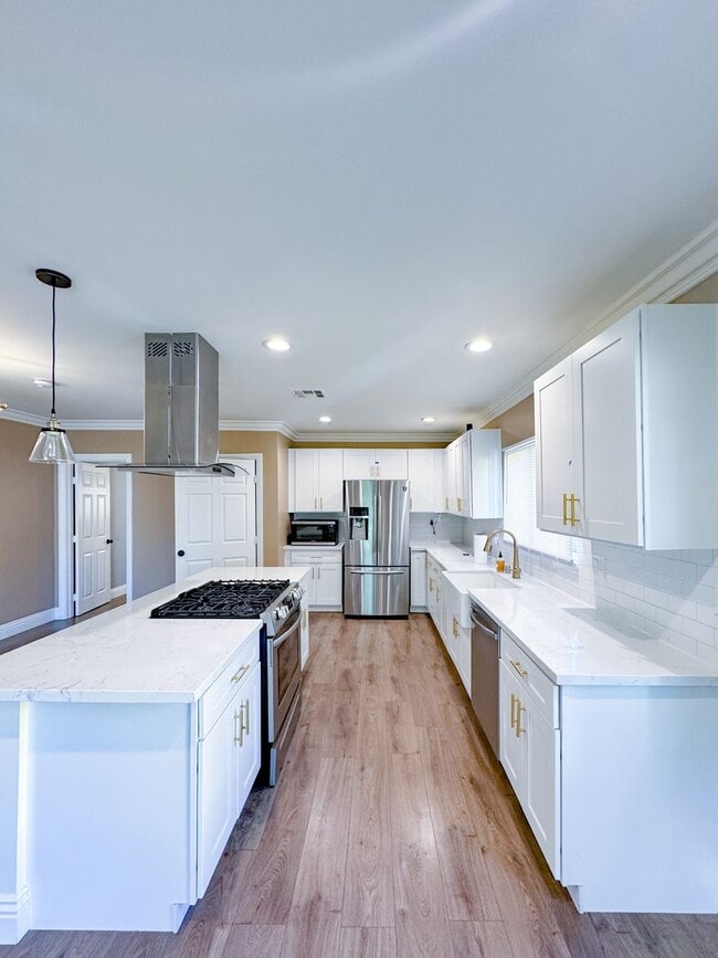 Photo - Gorgeous 3 Bedroom 2 Bath Updated House for Lease Near SoFi!