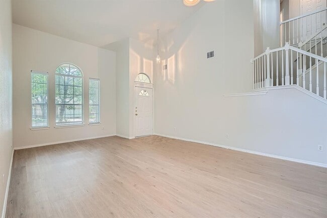 Building Photo - 2608 Dryden St