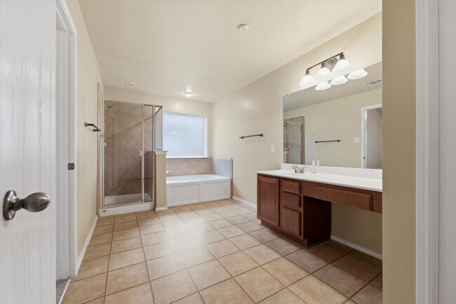 Foto del edificio - 5917 Stone Mountain Rd