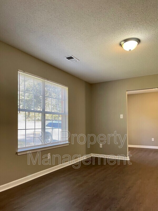 Foto del edificio - 4004 Auburn Rd
