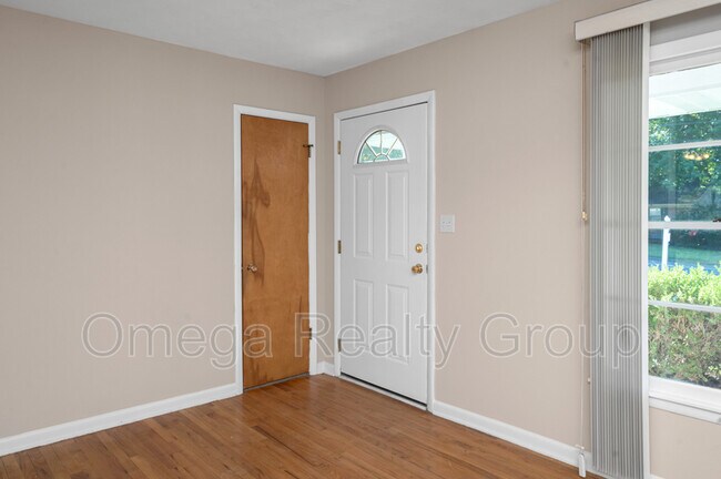Building Photo - 119 Oakland Dr