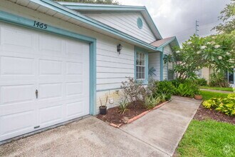 Building Photo - 1465 Brier Ct