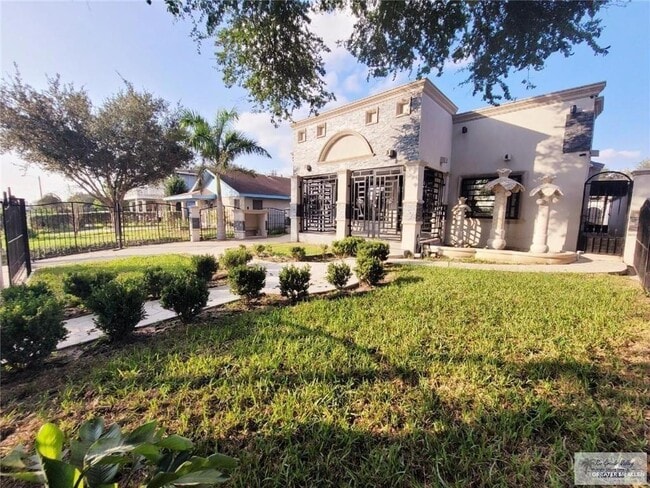 Building Photo - 2508 Lindberg Ave