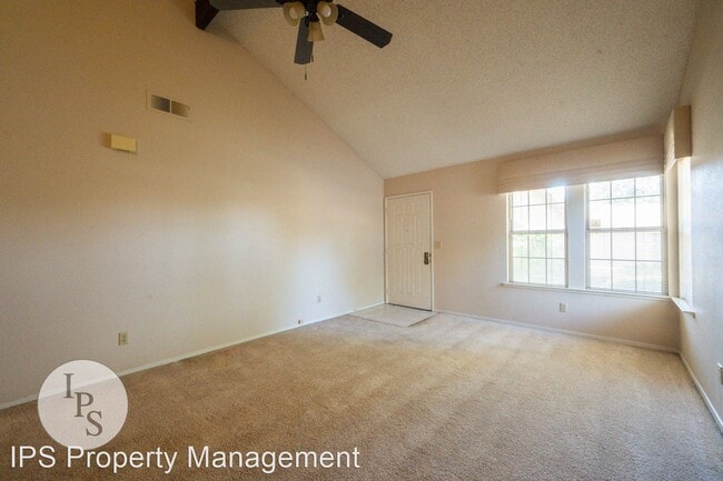 Building Photo - 3 br, 2 bath House - 3770 W. Barstow Ave.,...