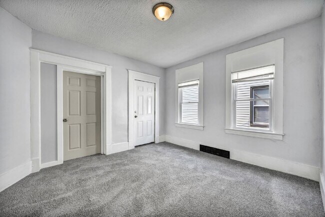 Foto del edificio - Spacious 5 Bedroom - Vouchers Accepted