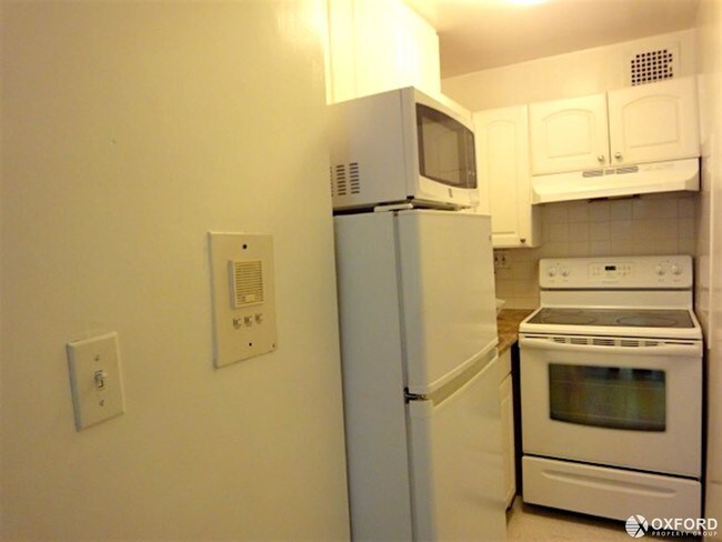 Foto del edificio - 313 West 55th Street
