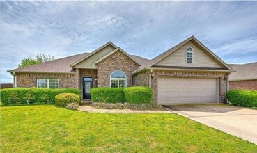 Building Photo - 1201 SW Willowbend Ave