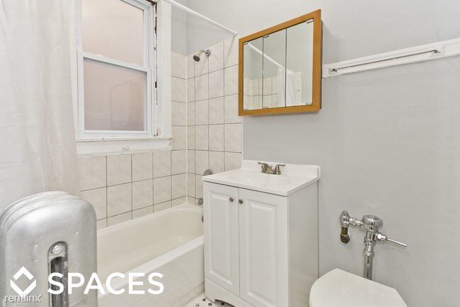 Building Photo - 7735 N Sheridan Rd