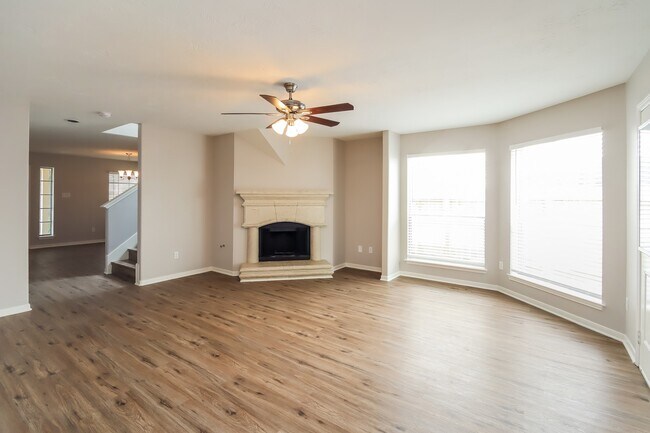 Foto del edificio - 6614 Valerian Ln