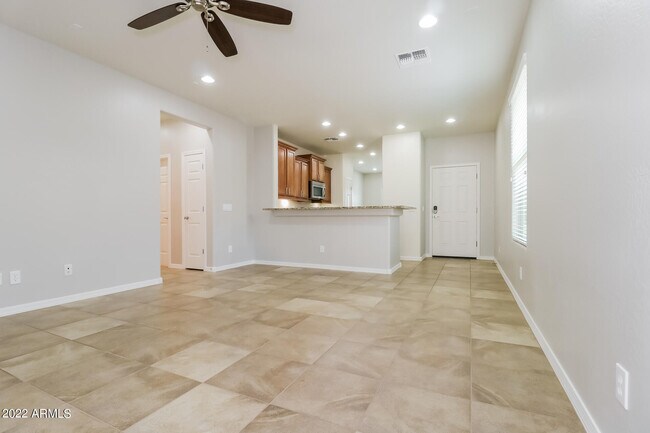 Building Photo - 26243 W Via Del Sol Dr