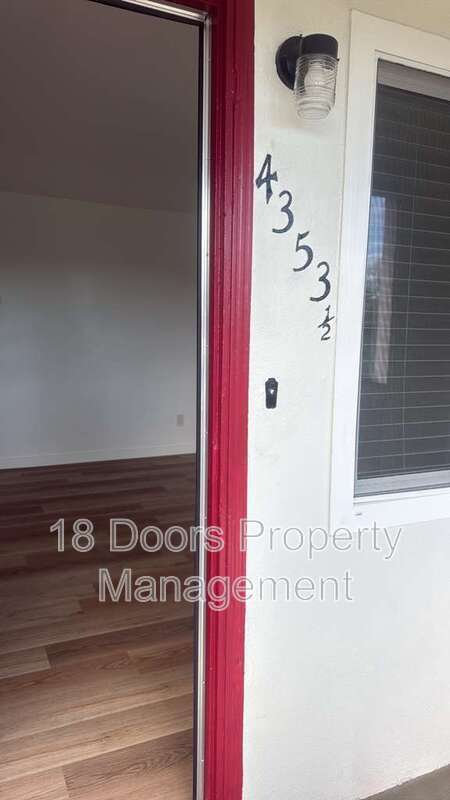 Foto del edificio - 4349-59 1/2 College Avenue - 4353 1/2