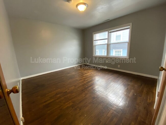 Foto del edificio - 1117-1119 S Westnedge Ct