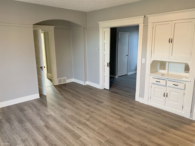 Foto del edificio - 2 br, 1 bath Duplex - 2530 West Gardner Av...